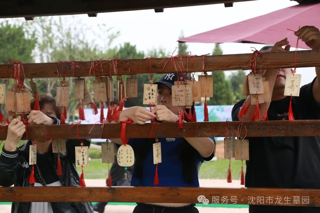 心香遥寄，灯火传情 | 沈阳龙生墓园中元节代祭服务与祈福河灯预售温情上线