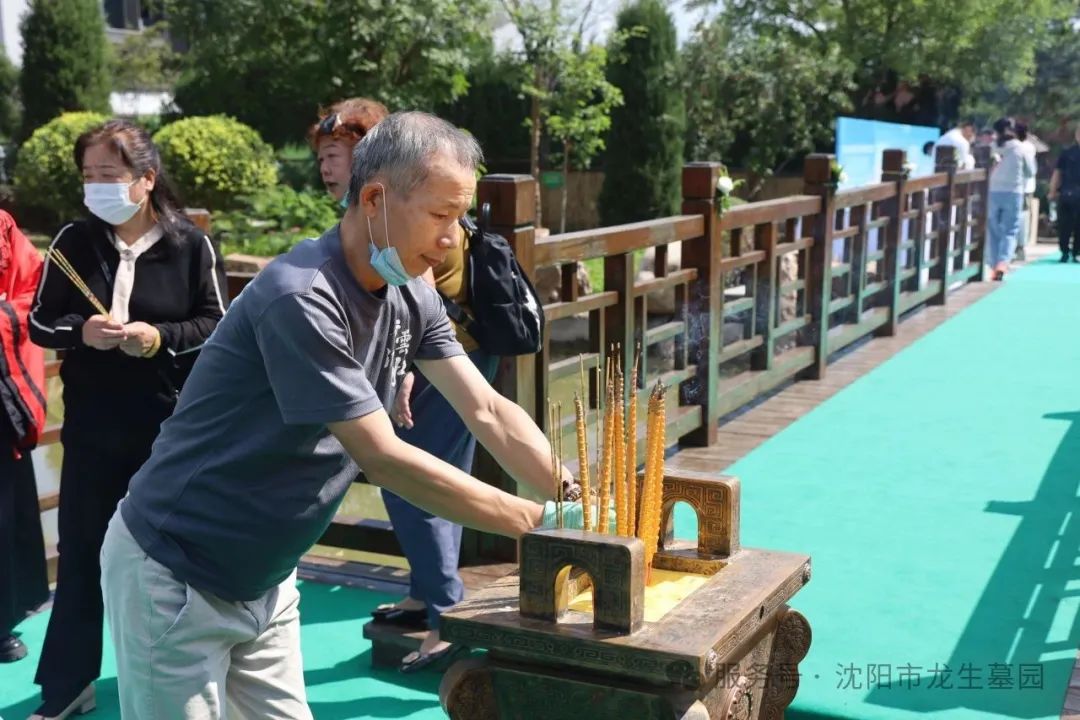 心香遥寄，灯火传情 | 沈阳龙生墓园中元节代祭服务与祈福河灯预售温情上线