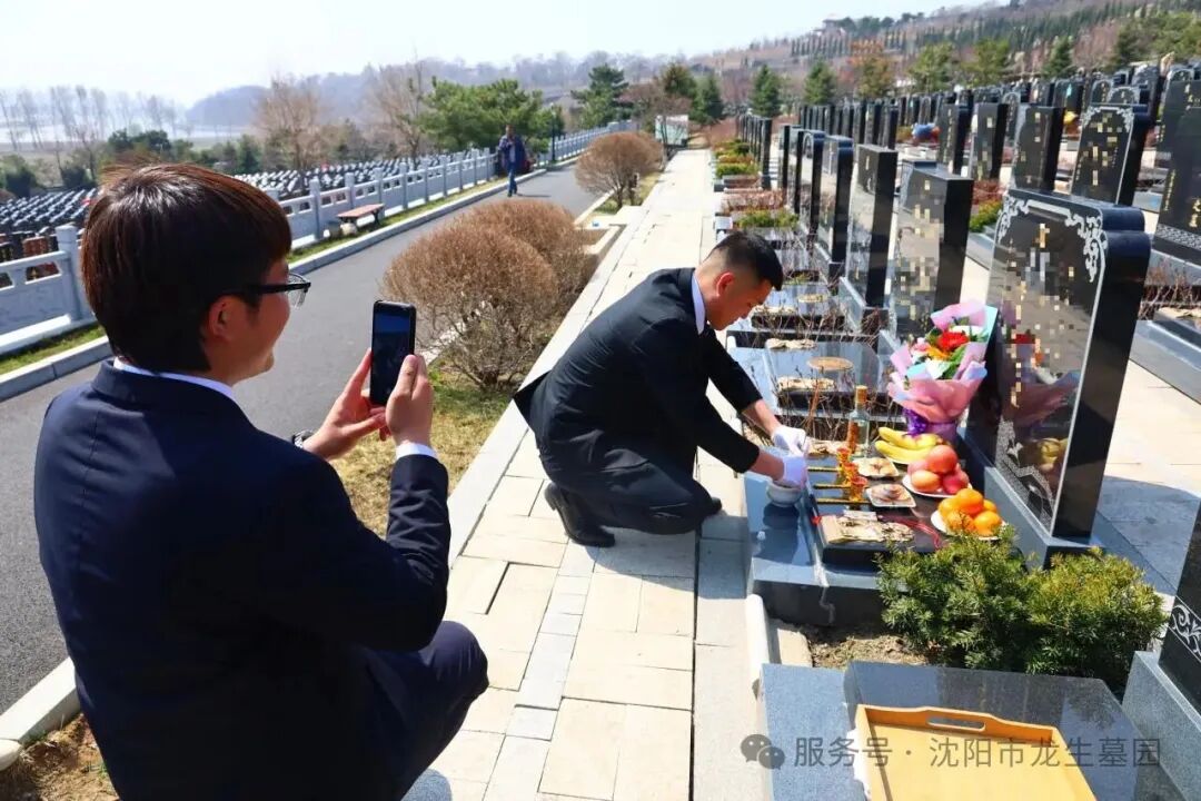 月满华诞，思念更长 | 沈阳龙生墓园代祭，一份家国同庆时的温暖托付